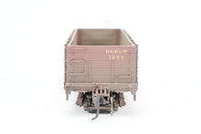 Load image into Gallery viewer, HOn3 Blackstone Models D&amp;RGW - Denver &amp; Rio Grande Western High Side Gondola Flying Grande Herald No. 1258, Weathered
