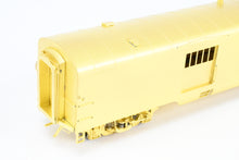 Load image into Gallery viewer, HO Brass A. W. Enterprises GN - Great Northern Streamlined Baggage Car #266-267
