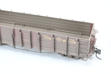 Load image into Gallery viewer, HOn3 Blackstone Models D&amp;RGW - Denver &amp; Rio Grande Western High Side Gondola Flying Grande Herald No. 1258, Weathered
