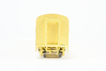 Load image into Gallery viewer, HO Brass A. W. Enterprises GN - Great Northern Streamlined Baggage Car #266-267
