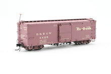 Load image into Gallery viewer, HOn3 Blackstone Models D&amp;RGW - Denver &amp; Rio Grande Western 30&#39; Box Car Flying Grande Herald No. 3425
