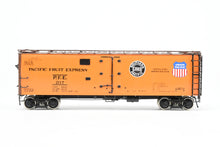 Load image into Gallery viewer, HO Brass CIL - Challenger Imports PFE - Pacific Fruit Express R-40-25 Refrigerator Car FP #2117
