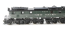 Load image into Gallery viewer, HO Brass CON Railworks NH -  New Haven EP-2 Box Cab Electric FP No. 0318 With Tsunami2 DCC &amp; Sound WRONG BOX MINOR DAMAGE
