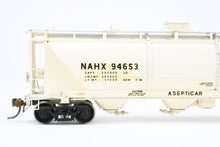 Load image into Gallery viewer, HO Brass OMI - Overland Models, Inc. Various Roads NAHX - NAAS Foods, Inc. North American Hopper (Pd 3000-3) CP No. 94653

