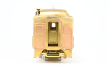 Load image into Gallery viewer, HO Brass Oriental Limited GN - Great Northern Modernized Heavyweight First Class Coach 950-961 1935 Empire Builder
