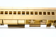 Load image into Gallery viewer, HO Brass Oriental Limited GN - Great Northern Modernized Heavyweight First Class Coach 950-961 1935 Empire Builder
