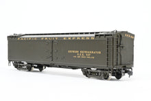 Load image into Gallery viewer, HO Brass CIL - Challenger Imports PFE - Pacific Fruit Express Refrigerator Car Earlier Version w/Wide Fascia Boards FP #557
