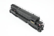Load image into Gallery viewer, HO Brass Oriental Limited PRR – Pennsylvania Railroad GE U25B 2500 HP Low Hood (Early) w/ Trainphone Antennae FP
