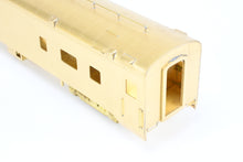Load image into Gallery viewer, HO Brass Oriental Limited GN - Great Northern Streamlined &quot;Empire Builder&quot; Mountain Series Observation Less Skirts
