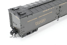 Load image into Gallery viewer, HO Brass Shoreham Shops GN - Great Northern 50 Foot Express Reefer FP #2022 REBOXX
