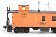 Load image into Gallery viewer, HO Brass Oriental Limited CB&amp;Q - Burlington Route NE-10 Caboose Modernized C/P 13500 MOW Scheme
