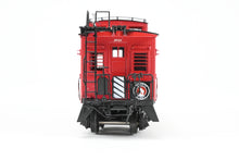 Load image into Gallery viewer, HO Brass CON Beaver Creek GN - Great Northern Wood Caboose X337/X432 Standard Window FP #X432 "Collector's Edition"
