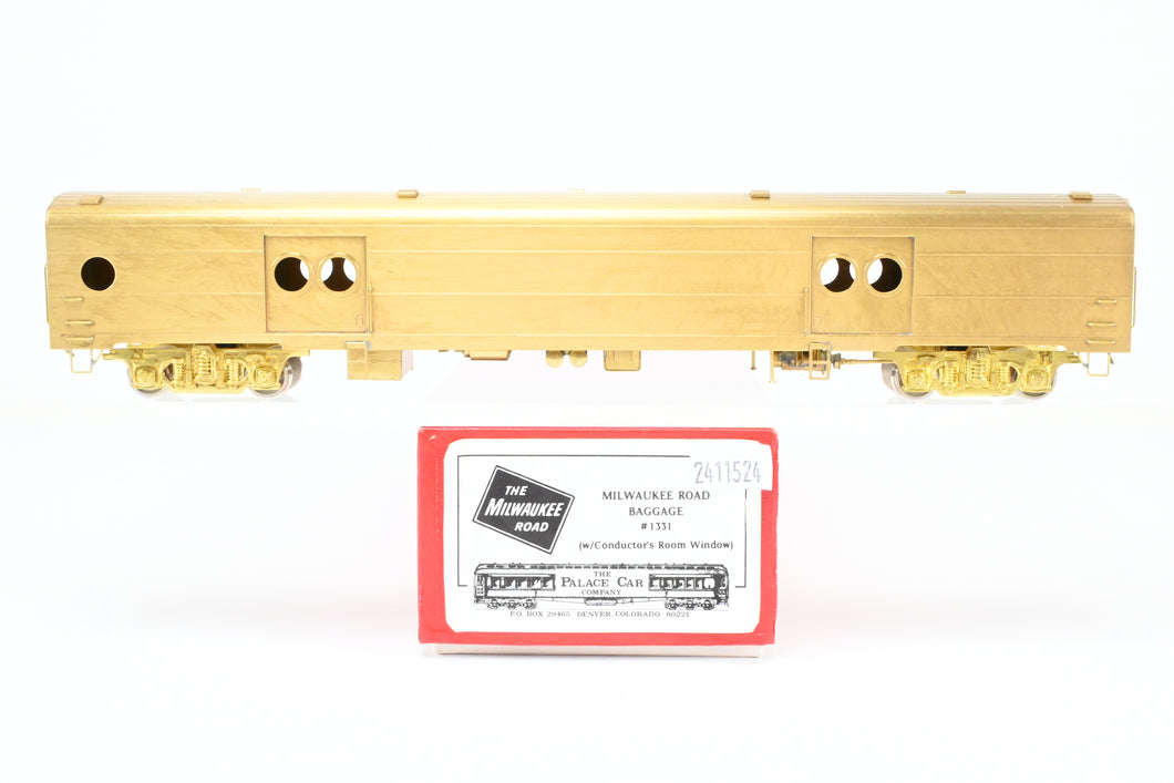 HO Brass The Palace Car Company MILW - Milwaukee Road Baggage #1331 w/Conductors Room Window