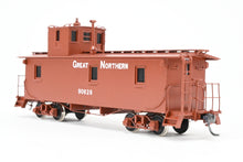 Load image into Gallery viewer, HO Brass CON NBL - North Bank Line GN - Great Northern 33' Truss Rod Caboose FP No. 90628
