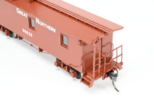 Load image into Gallery viewer, HO Brass CON NBL - North Bank Line GN - Great Northern 33' Truss Rod Caboose FP No. 90628
