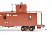 Load image into Gallery viewer, HO Brass CON NBL - North Bank Line GN - Great Northern 33' Truss Rod Caboose FP No. 90628
