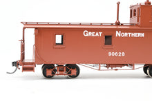 Load image into Gallery viewer, HO Brass CON NBL - North Bank Line GN - Great Northern 33' Truss Rod Caboose FP No. 90628
