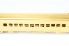 Load image into Gallery viewer, HO Brass Oriental Limited MILW - Milwaukee Road Twin Cities Hiawatha #498 Coach
