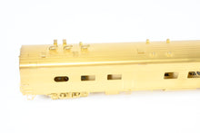 Load image into Gallery viewer, HO Brass Oriental Limited MILW - Milwaukee Road Twin Cities Hiawatha #121 Diner
