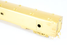 Load image into Gallery viewer, HO Brass Oriental Limited MILW - Milwaukee Road Twin Cities Hiawatha #2152 Mail - Express
