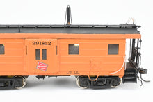 Load image into Gallery viewer, HO Brass OMI - Overland Models, Inc. MILW - Milwaukee Road Bay Window Caboose With Straight Trucks CP No. 991852
