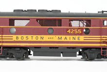 Load image into Gallery viewer, HO Brass Hallmark Models B&amp;M - Boston &amp; Maine EMD F3 A/B Set Powered A Unpowered B CP
