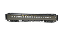 Load image into Gallery viewer, HO Brass CIL - Challenger Imports GN - Great Northern HW First Class Coach Factory Painted No. 979 REPLACEMENT BOX
