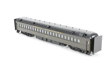 Load image into Gallery viewer, HO Brass CIL - Challenger Imports GN - Great Northern HW First Class Coach Factory Painted No. 979 REPLACEMENT BOX
