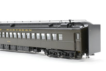 Load image into Gallery viewer, HO Brass CIL - Challenger Imports GN - Great Northern HW First Class Coach Factory Painted No. 979 REPLACEMENT BOX
