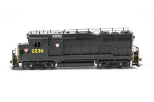 Load image into Gallery viewer, HO Brass Oriental Limited PRR - Pennsylvania Railroad EMD GP30 2250 HP Low Hood Phase II w/ Trainphone Antenna FP
