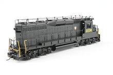 Load image into Gallery viewer, HO Brass Oriental Limited PRR - Pennsylvania Railroad EMD GP30 2250 HP Low Hood Phase II w/ Trainphone Antenna FP
