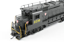 Load image into Gallery viewer, HO Brass Oriental Limited PRR - Pennsylvania Railroad EMD GP30 2250 HP Low Hood Phase II w/ Trainphone Antenna FP
