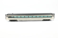 Load image into Gallery viewer, HO Multimedia Assembled Kit NH - New Haven 64-Seat Coach 14-Seat Smoker Car #8617

