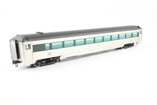 Load image into Gallery viewer, HO Multimedia Assembled Kit NH - New Haven 64-Seat Coach 14-Seat Smoker Car #8617
