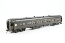 Load image into Gallery viewer, HO Brass Oriental Limited GN - Great Northern Heavyweight Coach CP No. 995
