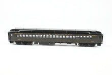 Load image into Gallery viewer, HO Brass CON Oriental Limited GN - Great Northern Modernized Heavyweight First Class Coach CP No. 960 1935 Empire Builder
