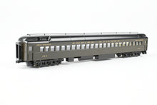 Load image into Gallery viewer, HO Brass CON Oriental Limited GN - Great Northern Modernized Heavyweight First Class Coach CP No. 960 1935 Empire Builder
