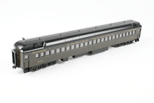Load image into Gallery viewer, HO Brass CON Oriental Limited GN - Great Northern Modernized Heavyweight First Class Coach CP No. 960 1935 Empire Builder
