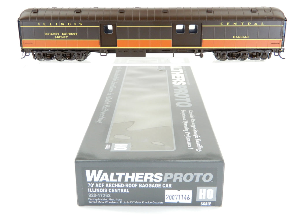 HO Walthers IC - Illinois Central ACF 70' Heavyweight Arched Roof Baggage Car