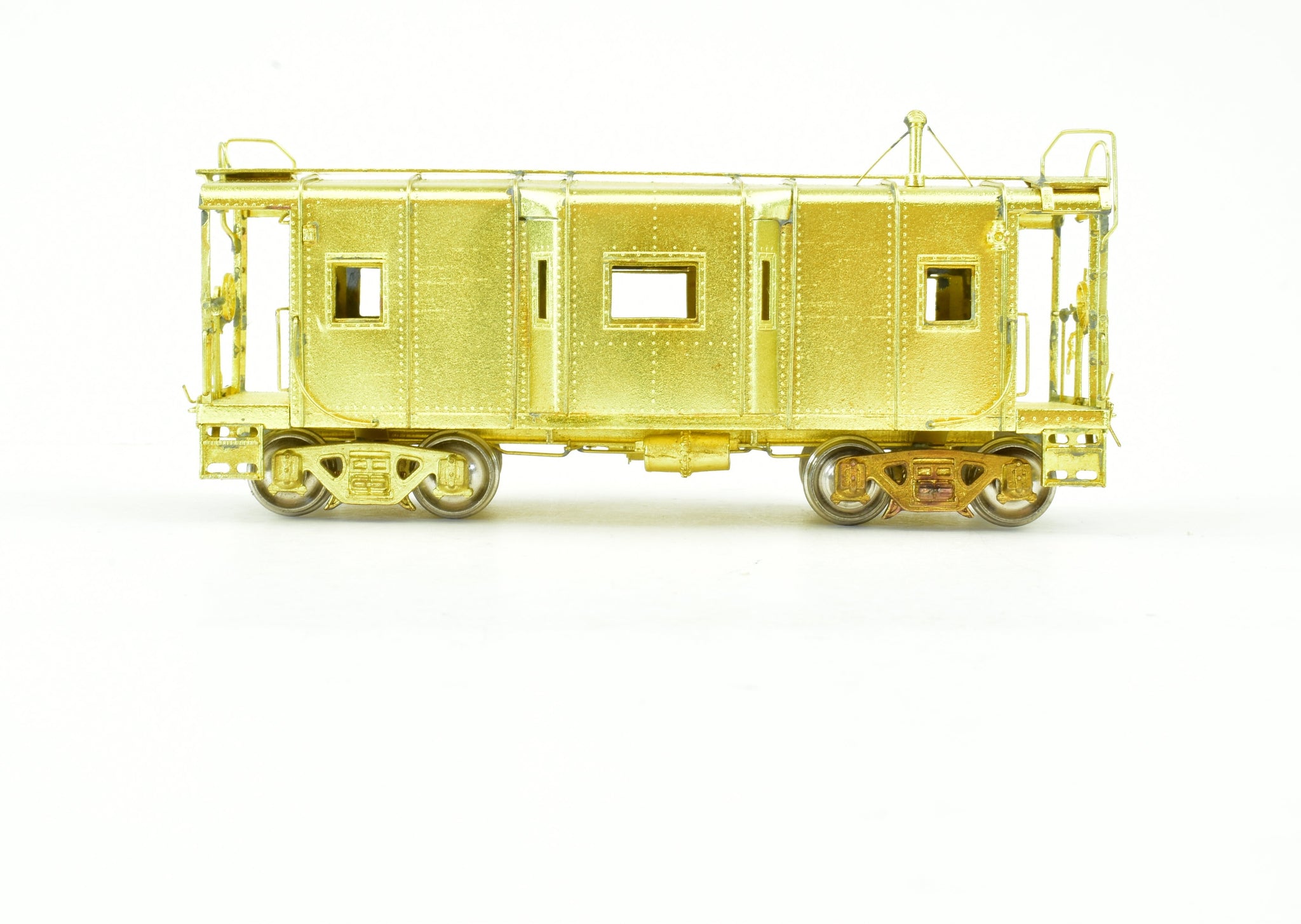 CLASSIC BELT BUCKLE RAILROAD TRAIN CAR CABOOSE ENGINEER CHESSLE GOLD TONE  BB6