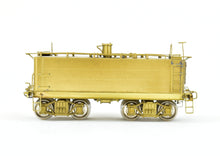 Load image into Gallery viewer, HO Brass Oriental Limited GN - Great Northern Water Car Also Used As Aux Tender
