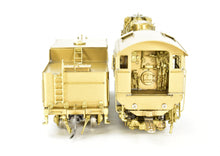 Load image into Gallery viewer, HO Brass Hallmark Models T&amp;P - Texas &amp; Pacific 4-6-2 700 P-1-b
