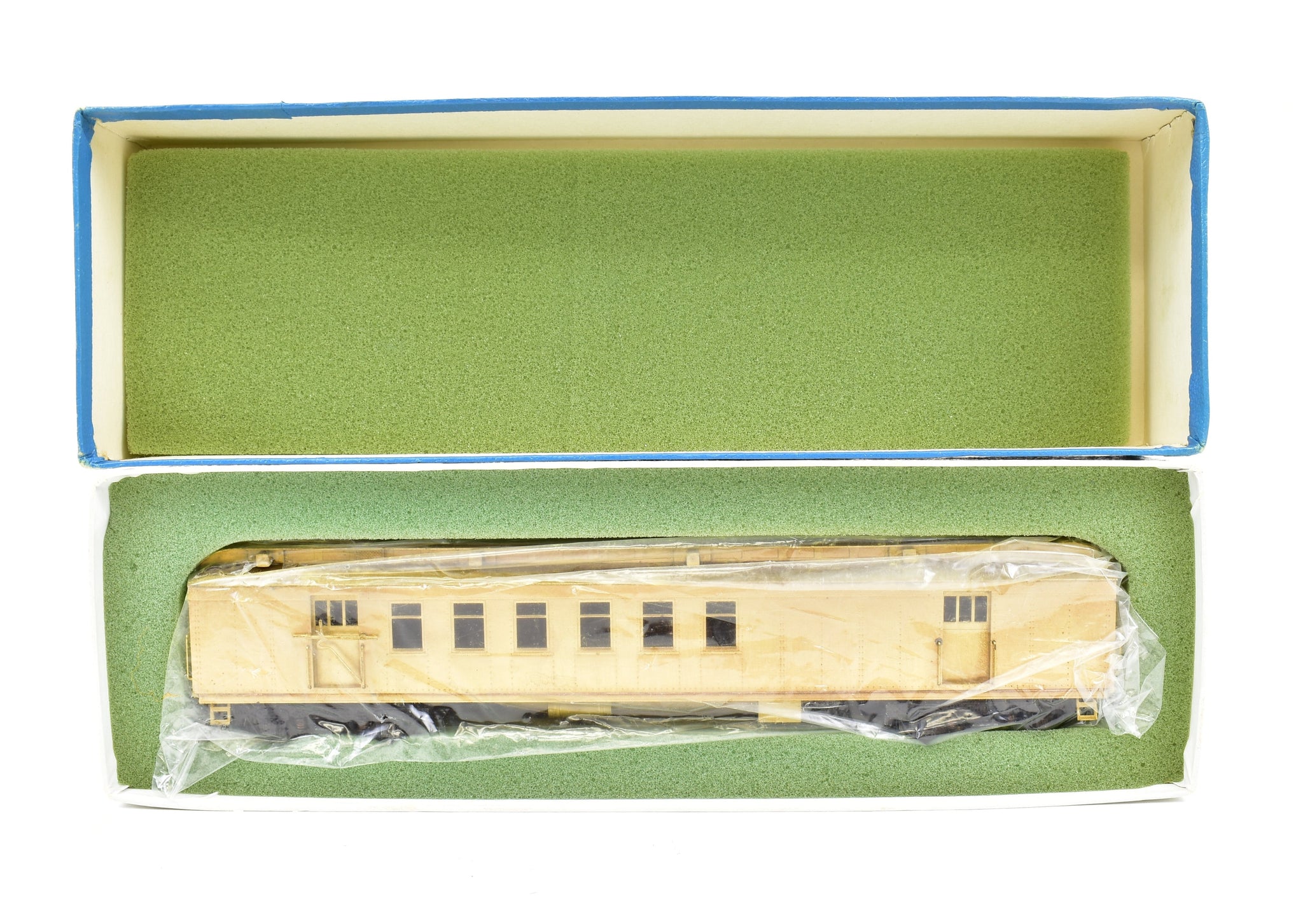 HO Brass Lambert ATSF - Santa Fe Heavyweight RPO Car with Central Vall ...