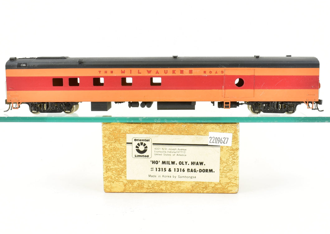 HO Brass Oriental Limited MILW - Milwaukee Road Olympain Hiawatha #1315 or 1316 Baggage Dorm CP