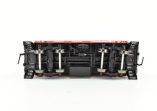 Load image into Gallery viewer, HO Brass CON CIL - Challenger Imports GN - Great Northern 25&#39; Wood Caboose Later Version FP X480
