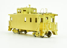 Load image into Gallery viewer, HO Brass OMI - Overland Models, Inc. GN - Great Northern Steel Caboose Nos. X256-268, 1945 Era
