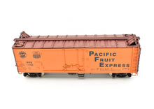 Load image into Gallery viewer, Copy of HO Brass CON CIL - Challenger Imports PFE - Pacific Fruit Express R-40-28 Ice Refrigerator Car FP #11702
