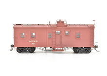 Load image into Gallery viewer, HO Brass Key Imports ATSF - Santa Fe Open Air Seats &quot;Hollywood&quot; Caboose Pro Painted No. 951
