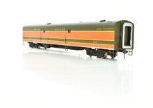 Load image into Gallery viewer, HO Brass Soho GN - Great Northern #200 Baggage Car Custom Painted &quot;Empire Builder&quot; No. 268
