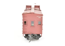 Load image into Gallery viewer, HO Brass Key Imports ATSF - Santa Fe Open Air Seats &quot;Hollywood&quot; Caboose Pro Painted No. 951
